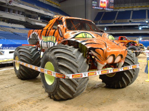 06monsterj