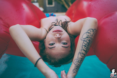 Beautiful Suicide Girl Vervain Red Rocket 63 High resolution lossless retina image