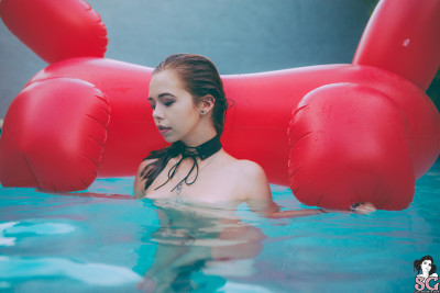 Beautiful Suicide Girl Vervain Red Rocket 68 High resolution lossless retina image