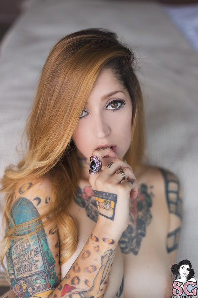 Beautiful Suicide Girl Jacqueline You could be mine 40 High resolution lossless iPhone retina image