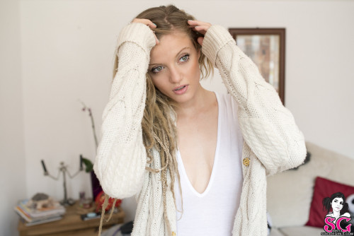 Beautiful Suicide Girl Dollyd Study Break 1617607 High resolution lossless iPhone image