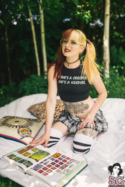 Beautiful Suicide Girl Blaizee Flower Girl 9 High resolution lossless iPhone retina image