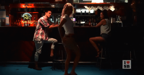 7jAEb7.gif