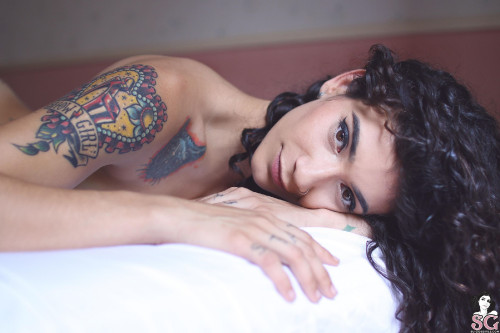 Beautiful Suicide Girl Lolitta Stay With Me (32) High definition iPhone HQ image