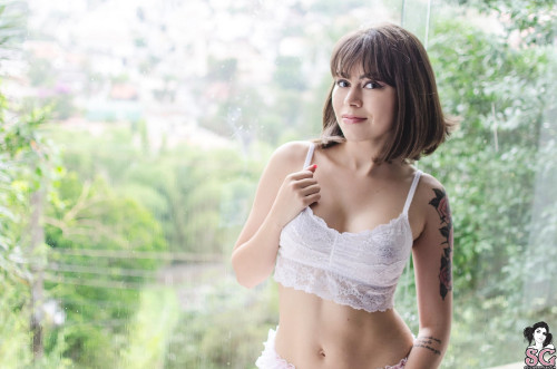 Beautiful Suicide Girl Dinhasun Son Goku (19) HD High resolution lossless iPhone retina image