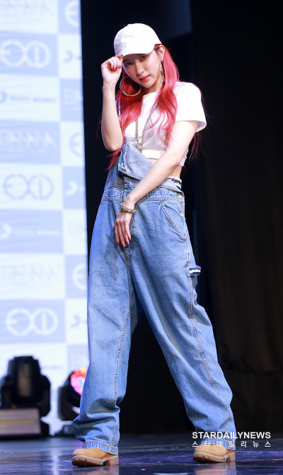 89834C.jpg