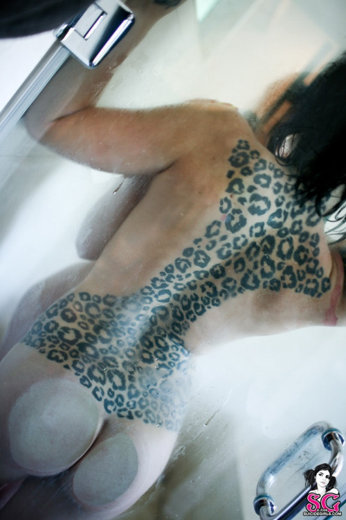 Beautiful Suicide Girl Rambo + Radeo California Vacation 49 High resolution lossless iPhone retina i