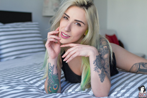 Beautiful Suicide Girl Boobafettish A New Hope (6) HD high resolution lossless iPhone retina image