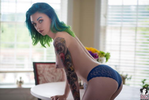 Beautiful Suicide Girl Starbomb Bohemian Daydream (20) High resolution lossless iPhone retina image