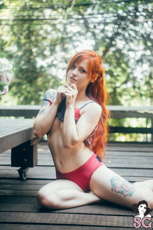 Beautiful Suicide Girl Sunrider Wild Flower (18) High resolution lossless iPhone retina image
