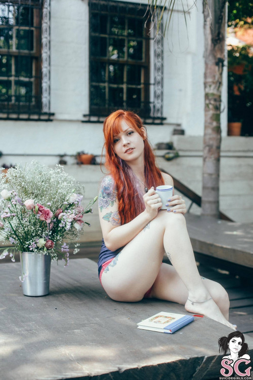 Beautiful Suicide Girl Sunrider Wild Flower (4) High resolution lossless iPhone retina image