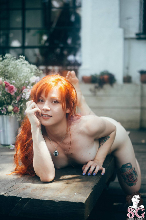 Beautiful Suicide Girl Sunrider Wild Flower (50) High resolution lossless iPhone retina image