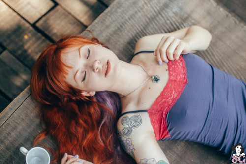 Beautiful Suicide Girl Sunrider Wild Flower (14) High resolution lossless iPhone retina image