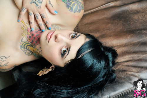 Beautiful Suicide Girl Radeo Ricorda Me 33 HD iPhone HQ retina image
