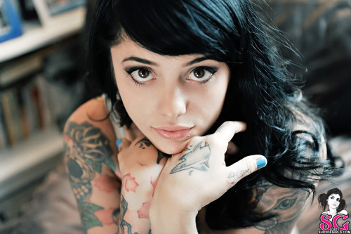 Beautiful Suicide Girl Radeo Ricorda Me 03 HD iPhone HQ retina image