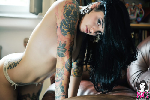 Beautiful Suicide Girl Radeo Ricorda Me 20 HD iPhone HQ retina image
