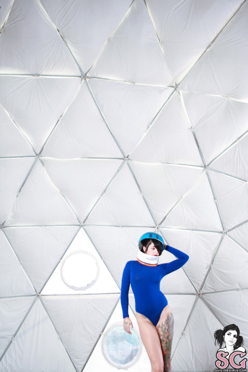 Beautiful Suicide Girl Radeo Final Frontier 03 High definition iPhone HQ image