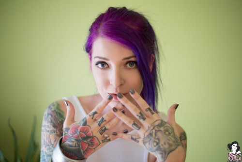 Beautiful Suicide Girl Lady 1BDI (17) High definition iPhone HQ image