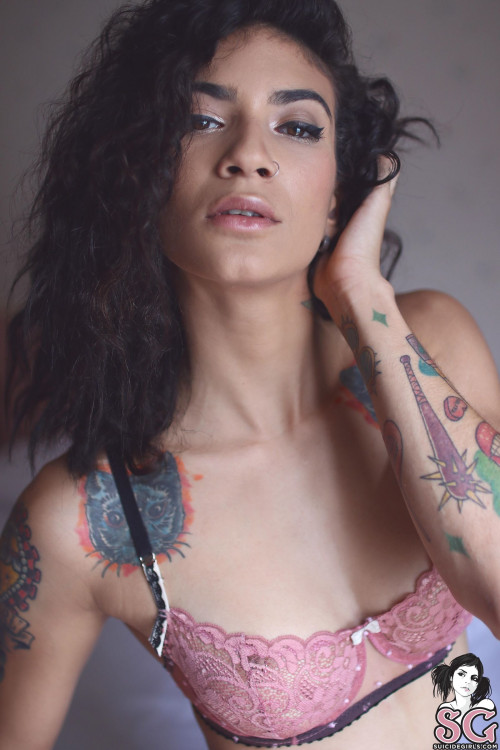 Beautiful Suicide Girl Lolitta Stay With Me (6) High definition iPhone HQ image