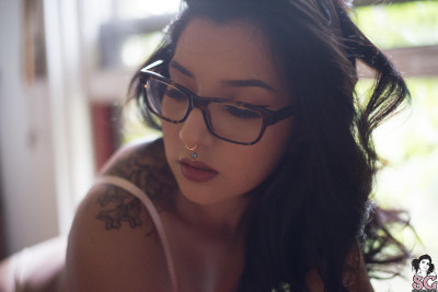 Beautiful Suicide Girl Zelena Mariposa Traicionera 8