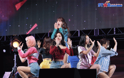 8q9zx7.gif