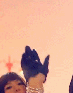 8qARxi.gif
