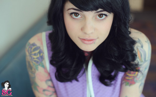 Beautiful Suicide Girl Radeo Heliotrope 1236591 HD iPhone HQ retina image