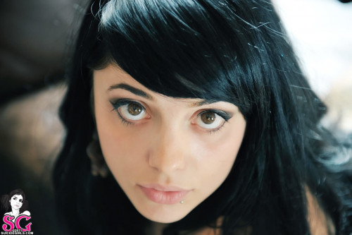 Beautiful Suicide Girl Radeo Ricorda Me 40 HD iPhone HQ retina image