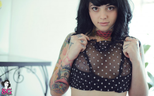 Beautiful Suicide Girl Radeo Heliotrope 1236604 HD iPhone HQ retina image