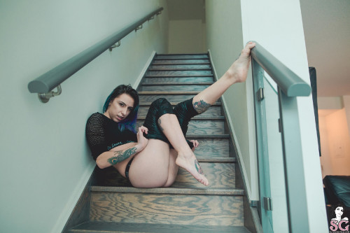 Beautiful Suicide Girl Boobafettish Views 07 HD high resolution lossless iPhone retina image