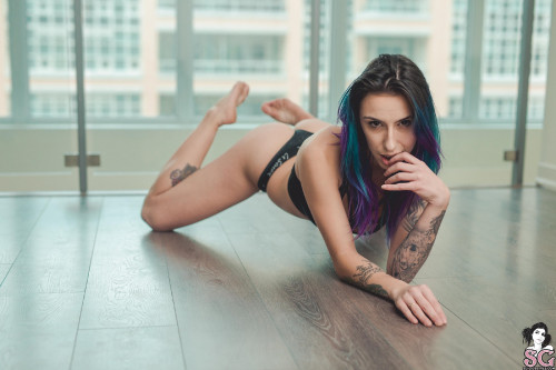 Beautiful Suicide Girl Boobafettish Views 17 HD high resolution lossless iPhone retina image