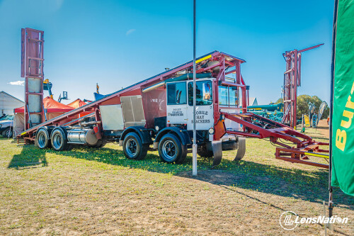 Mobile hay Stacker Dowerin Field Day 1