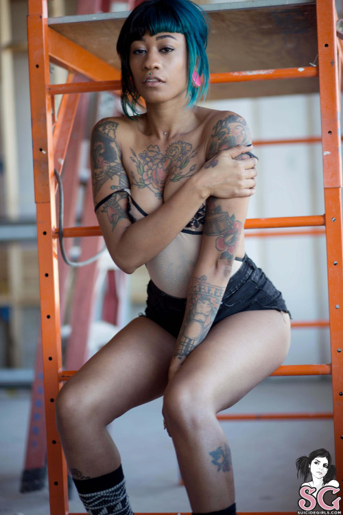 Beautiful Sexy Suicide Girl Sinopa Writing On The Walls038 High resolution iPhone retina image