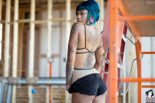 Beautiful Sexy Suicide Girl Sinopa Writing On The Walls067 High resolution iPhone retina image