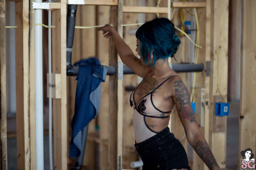 Beautiful Sexy Suicide Girl Sinopa Writing On The Walls039 High resolution iPhone retina image