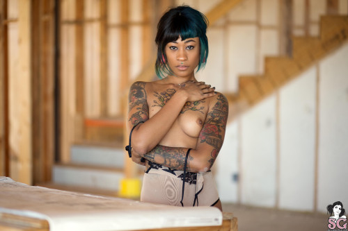 Beautiful Sexy Suicide Girl Sinopa Writing On The Walls047 High resolution iPhone retina image
