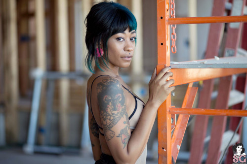 Beautiful Sexy Suicide Girl Sinopa Writing On The Walls057 High resolution iPhone retina image