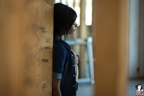 Beautiful Sexy Suicide Girl Sinopa Writing On The Walls048 High resolution iPhone retina image