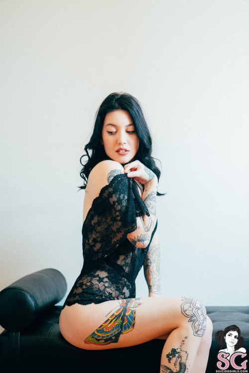 Beautiful Suicide Girl Sexy Kaarla You're So Dark Babe (11) High definition lossless retina iPhone i