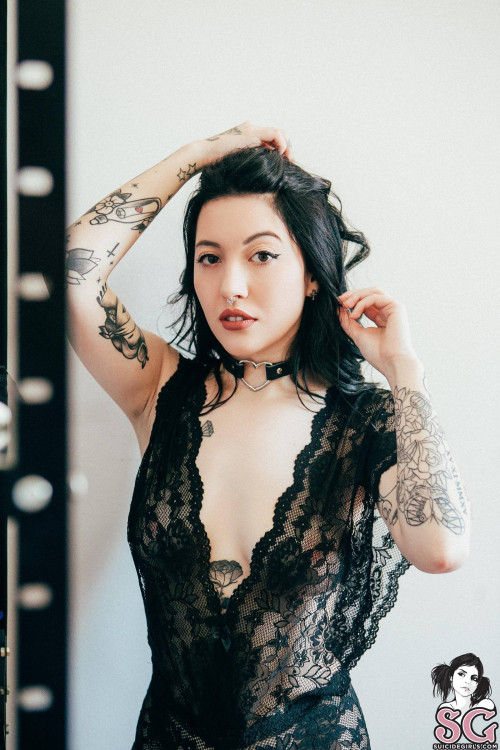 Beautiful Suicide Girl Sexy Kaarla You're So Dark Babe (3) High definition lossless retina iPhone im