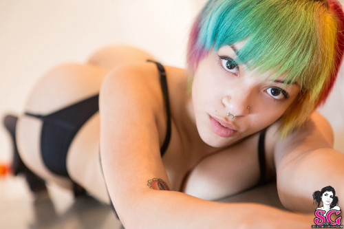 Beautiful Suicide Girl Lua Kaleidoscope 1 019 High resolution lossless image