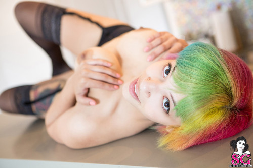 Beautiful Suicide Girl Lua Kaleidoscope 1 035 High resolution lossless image