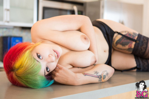Beautiful Suicide Girl Lua Kaleidoscope 1 043 High resolution lossless image