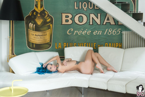 Beautiful Suicide Girl Lilyt Time Flies (48) High resolution lossless image