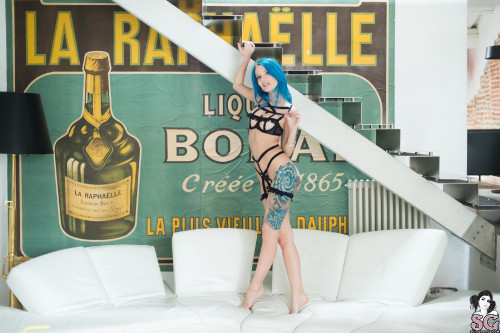Beautiful Suicide Girl Lilyt Time Flies (26) High resolution lossless image