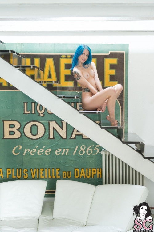Beautiful Suicide Girl Lilyt Time Flies (56) High resolution lossless image