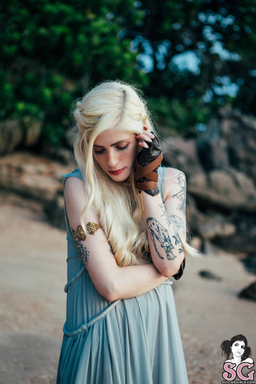 Beautiful Suicide Girl Serenna Not A Princess, A Khaleesi (6) High resolution lossless image
