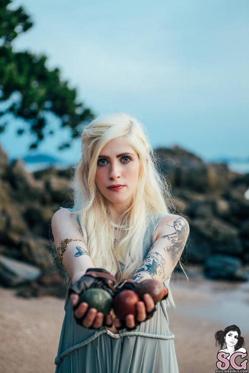 Beautiful Suicide Girl Serenna Not A Princess, A Khaleesi (16) High resolution lossless image