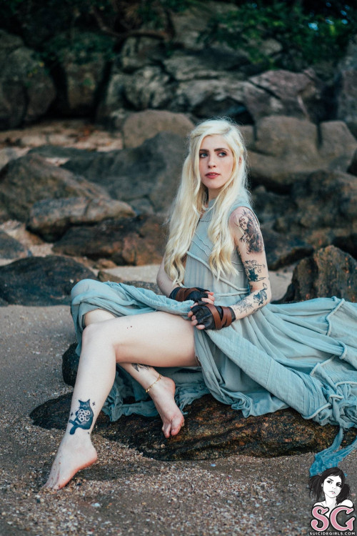 Beautiful Suicide Girl Serenna Not A Princess, A Khaleesi (22) High resolution lossless image