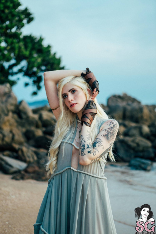 Beautiful Suicide Girl Serenna Not A Princess, A Khaleesi (12) High resolution lossless image